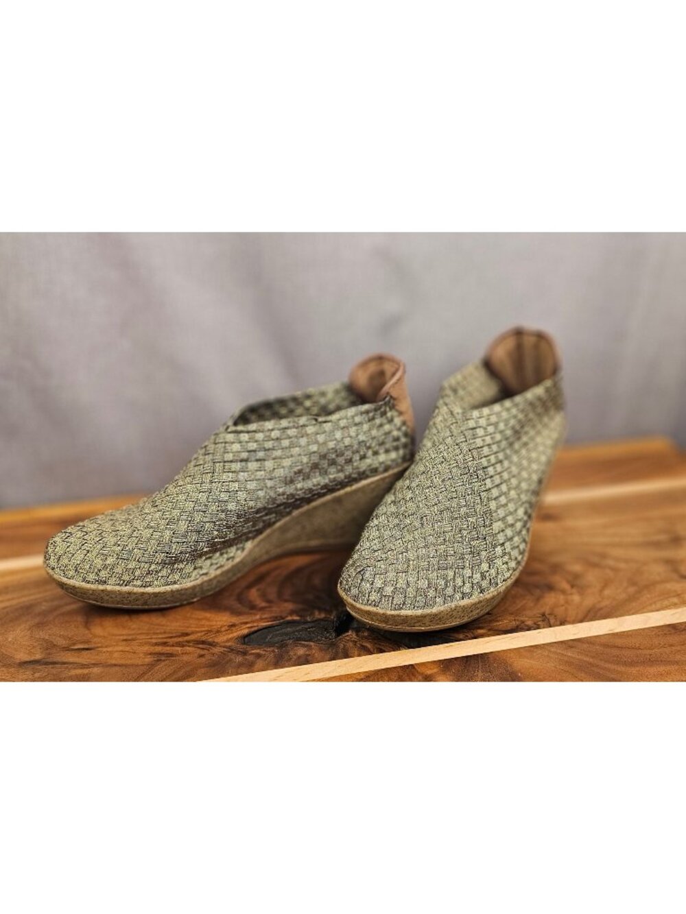 Bernie Mev Womens Woven Slip-On Wedge Shoes Size 41 Beige Textured Comfort Sole